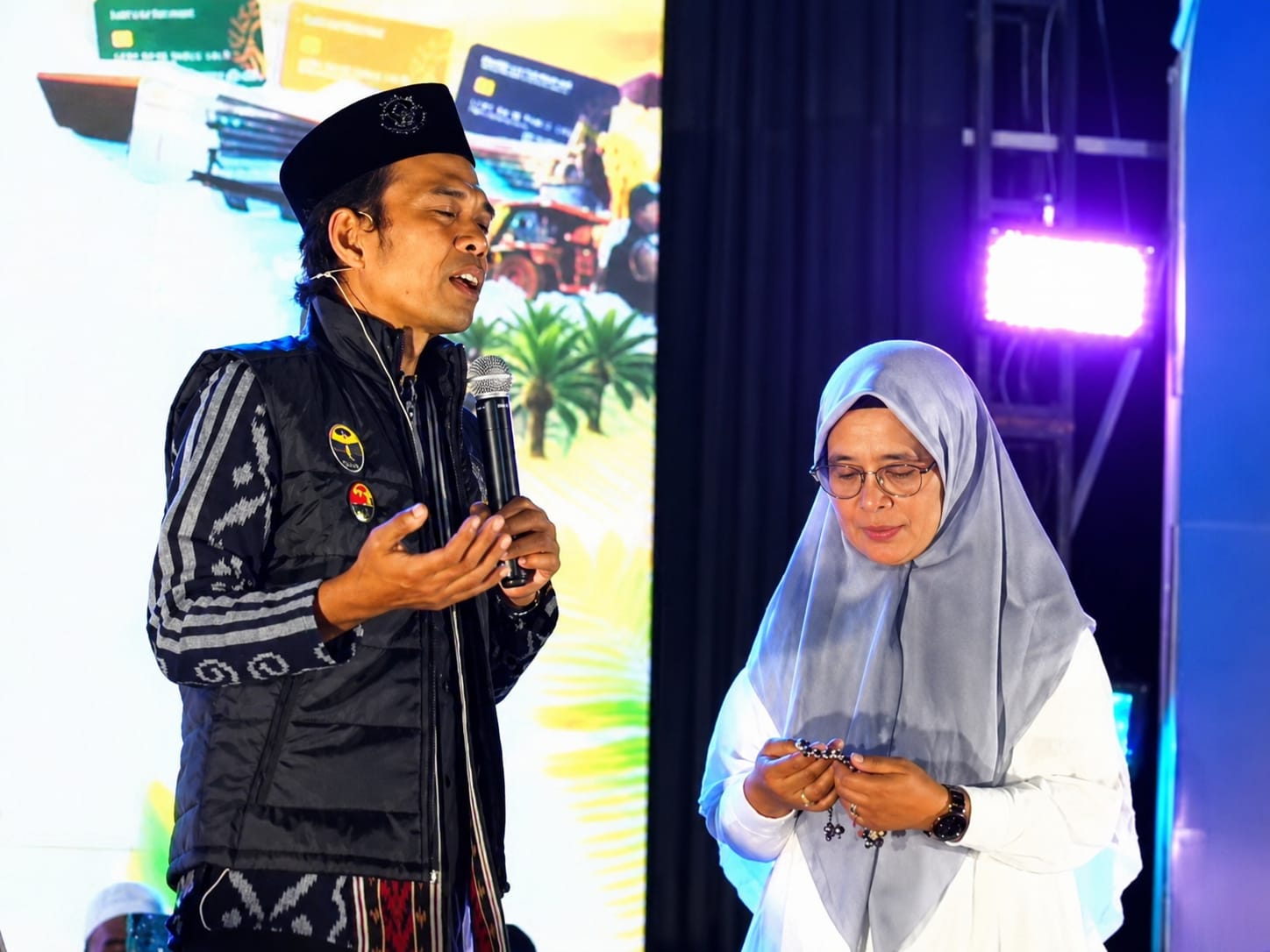 Anggota DPRD Luwu Timur Erni Malape Menangi Lelang Tasbih UAS, Wakaf Rp10 Juta Untuk Masjid