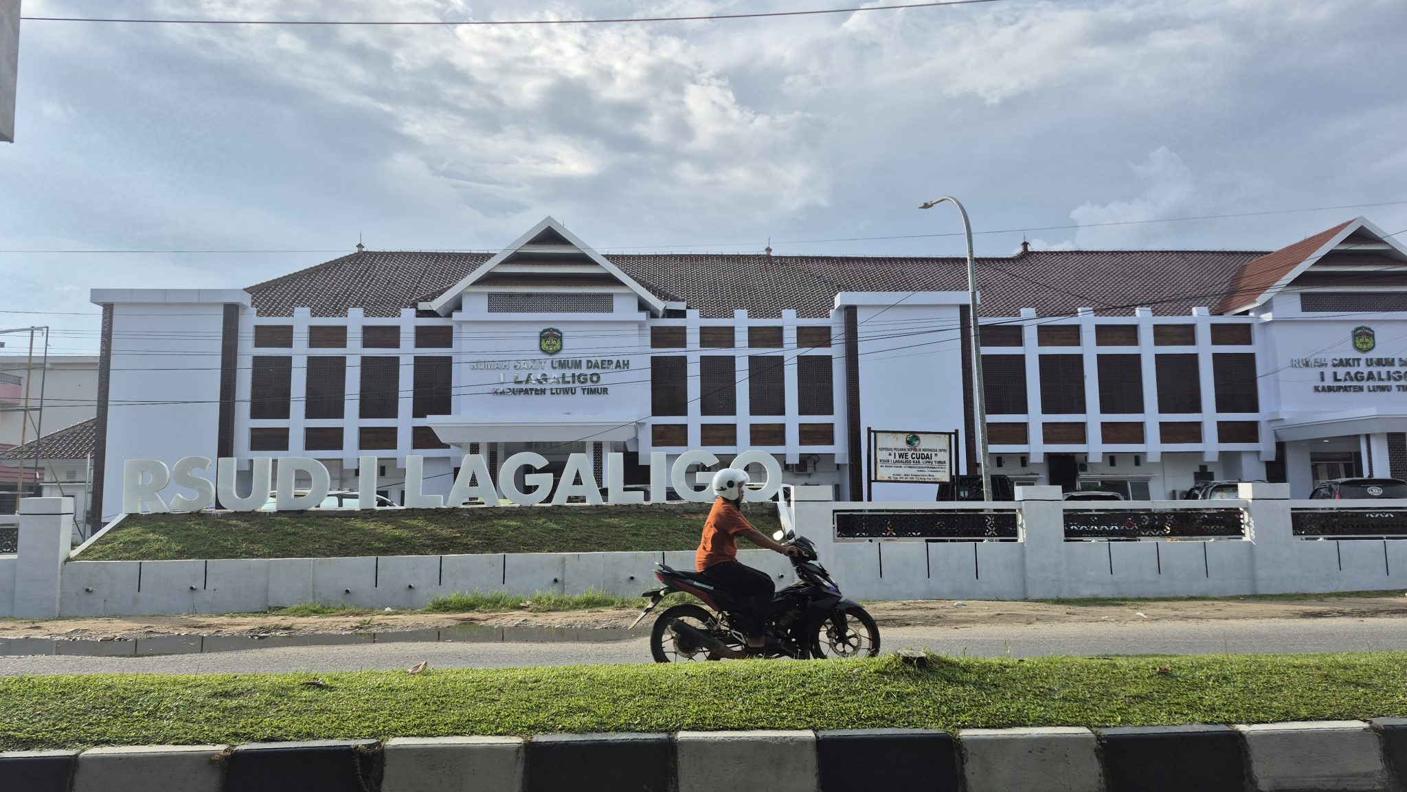 Andi Ahmad: Fasilitas Mobil Jenazah Perlu Ditambah Di RSUD I La Galigo